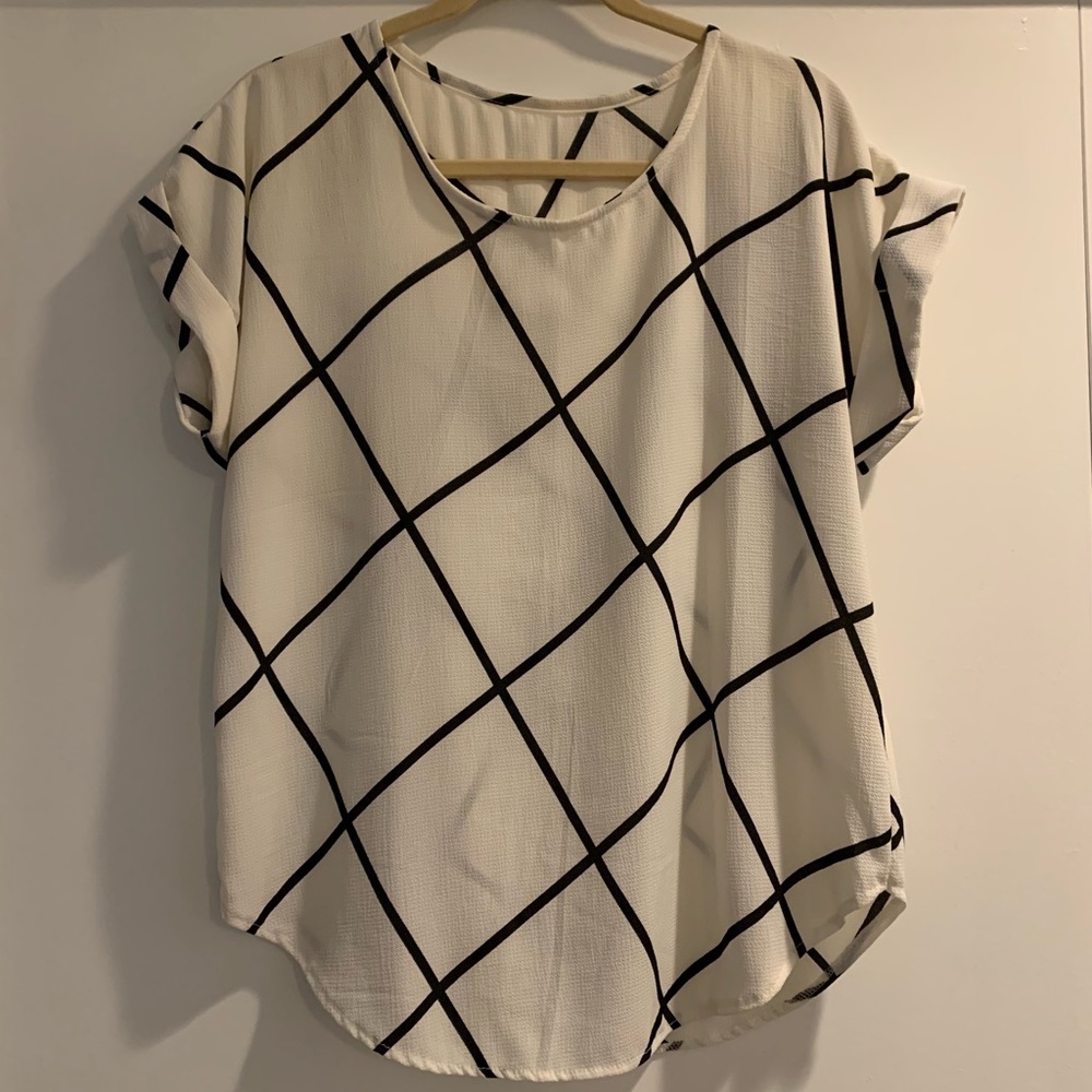 Grid Pattern Tshirt Size Large